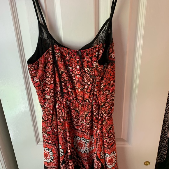 Red Patterned Romper🤍 - Picture 4 of 4